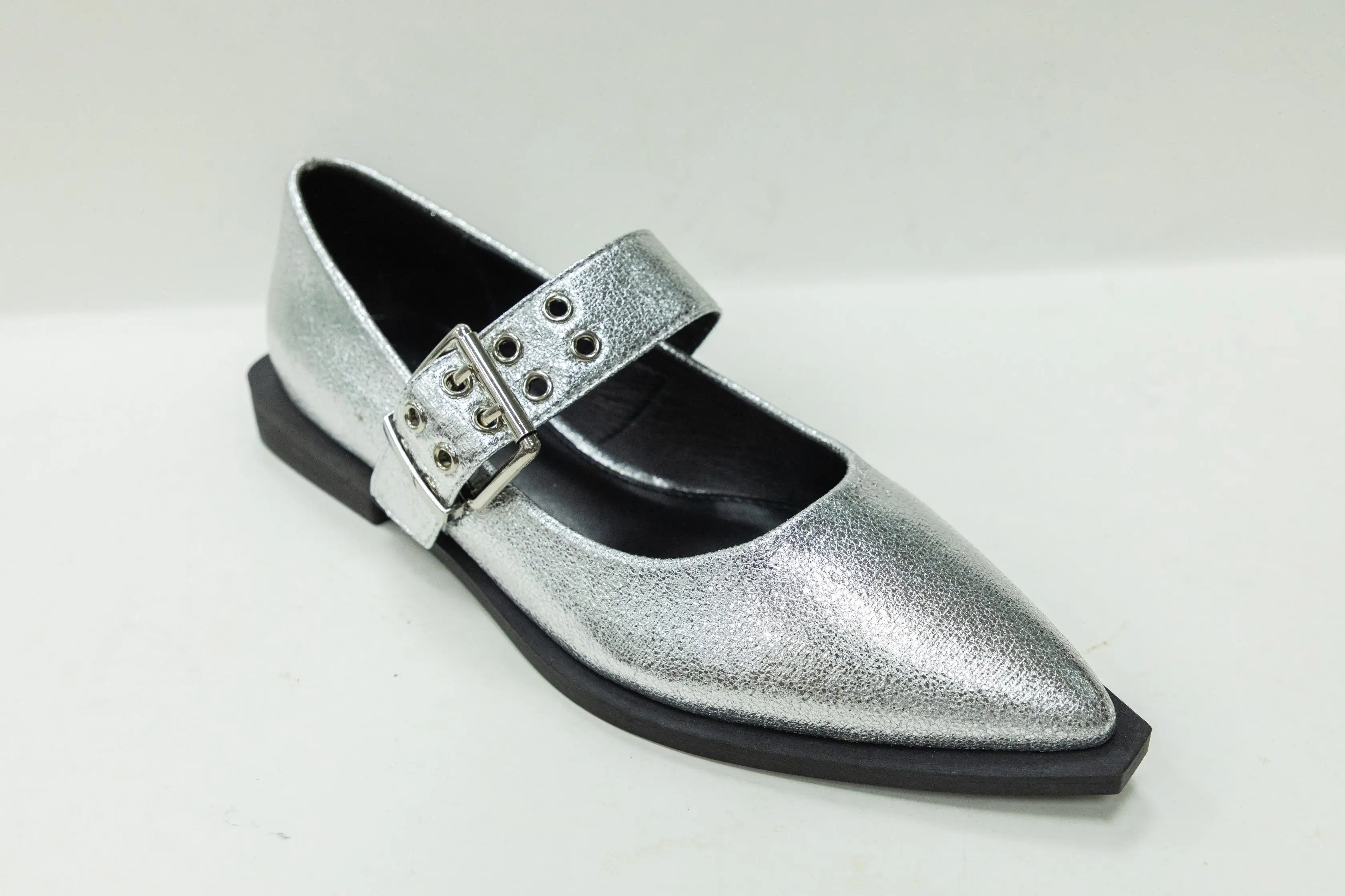 OEM ODM Custom Silver Patent PU Ladies Ballerina Shoes with Wide Buckle Strap