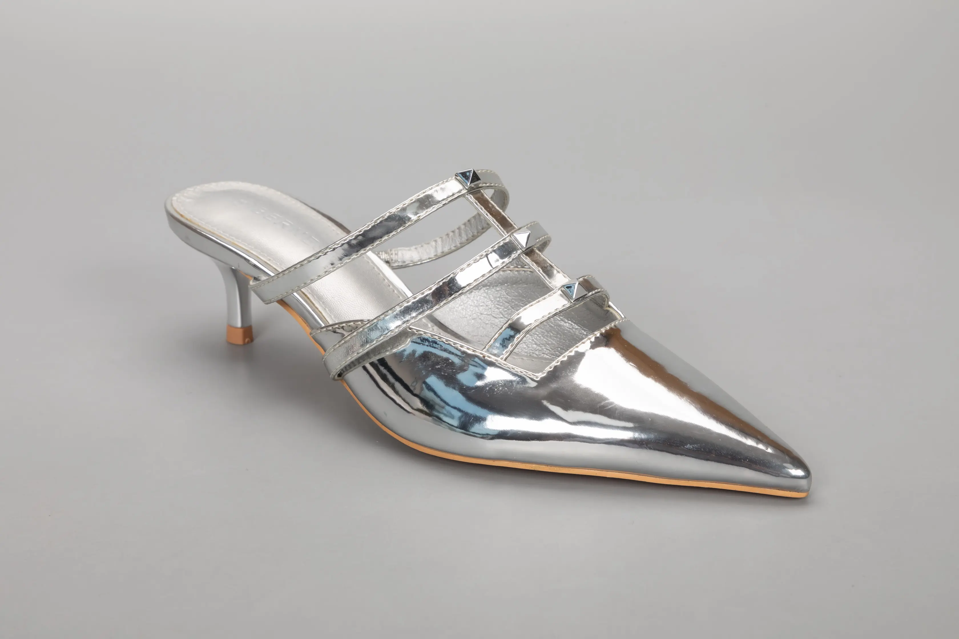 Custom Silver Classic Ladies Pumps Heels – Timeless Elegance with a Modern Metallic Twist