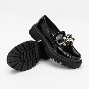 Women Premium Loafers with Pearls Decoration