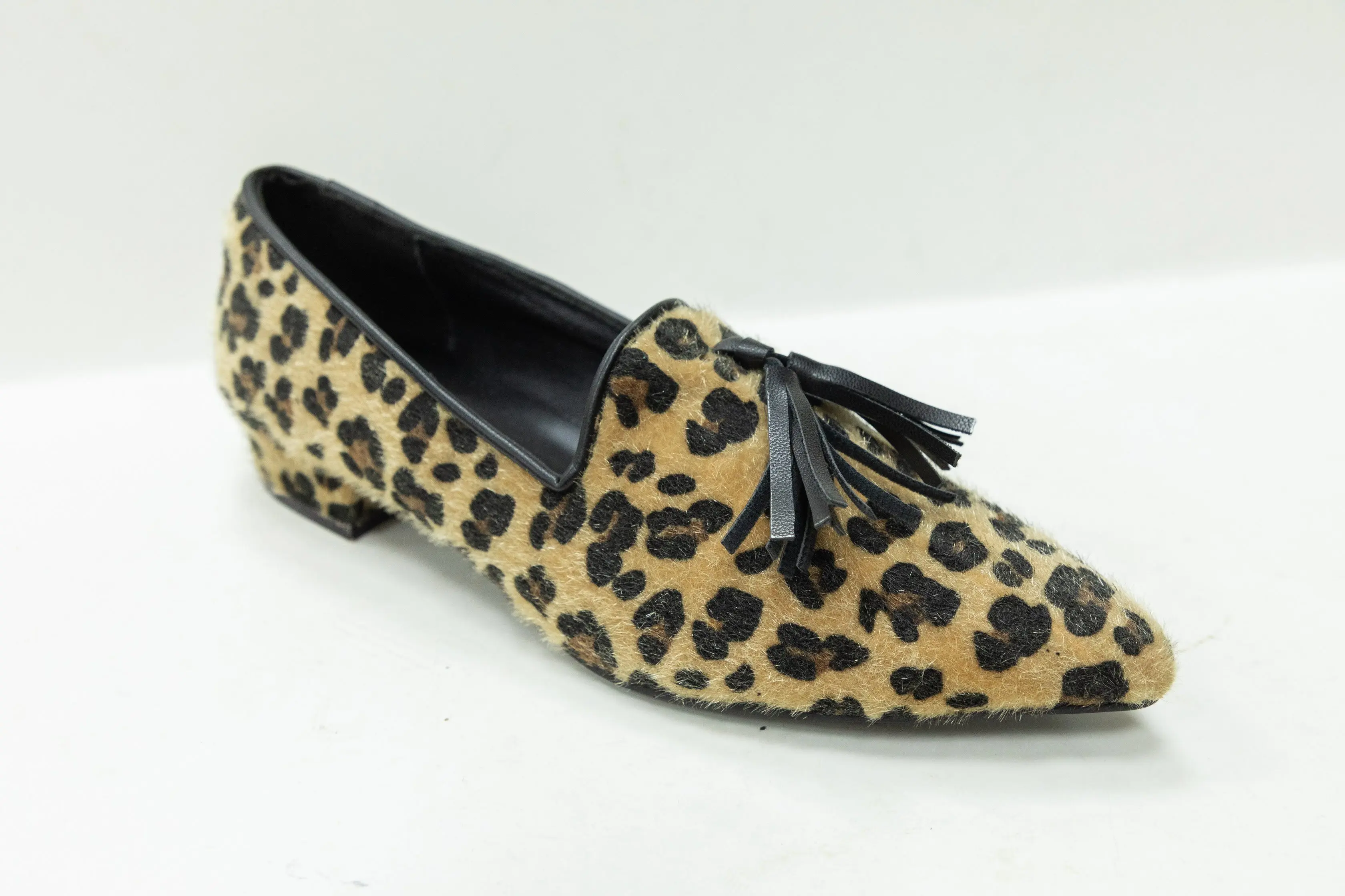 OEM ODM Custom Leopard Print Low Heel Ladies Ballerina Shoes with Tassel Decoration